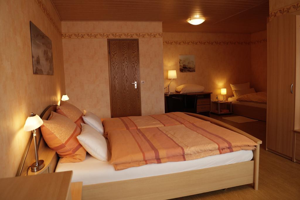 Pension Huhn Angersbach Bilik gambar